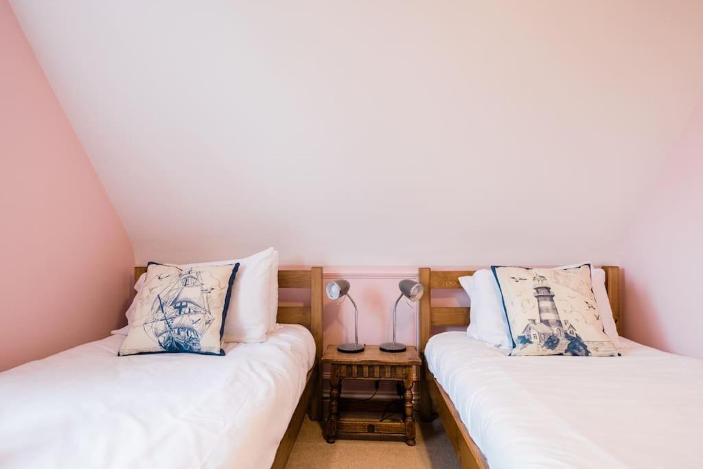 Spacious Home, Minutes Fom The Beach, Free Parking, Large Garden Area, Pets Welcome! Whitstable Eksteriør bilde